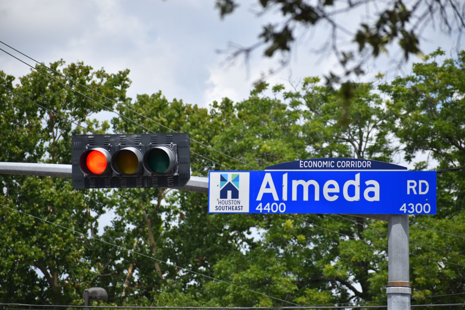 Nikon D3500 sample photo. Stop sign, street light photography