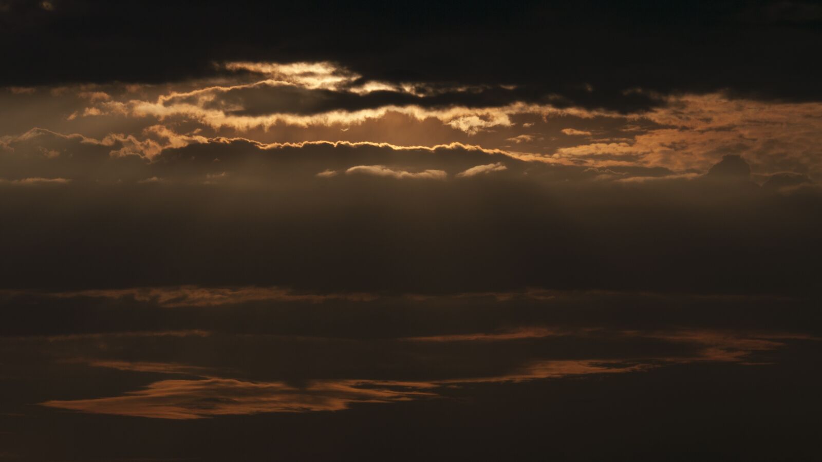 Panasonic Lumix DMC-GH1 sample photo. Clouds, dusk, sky photography