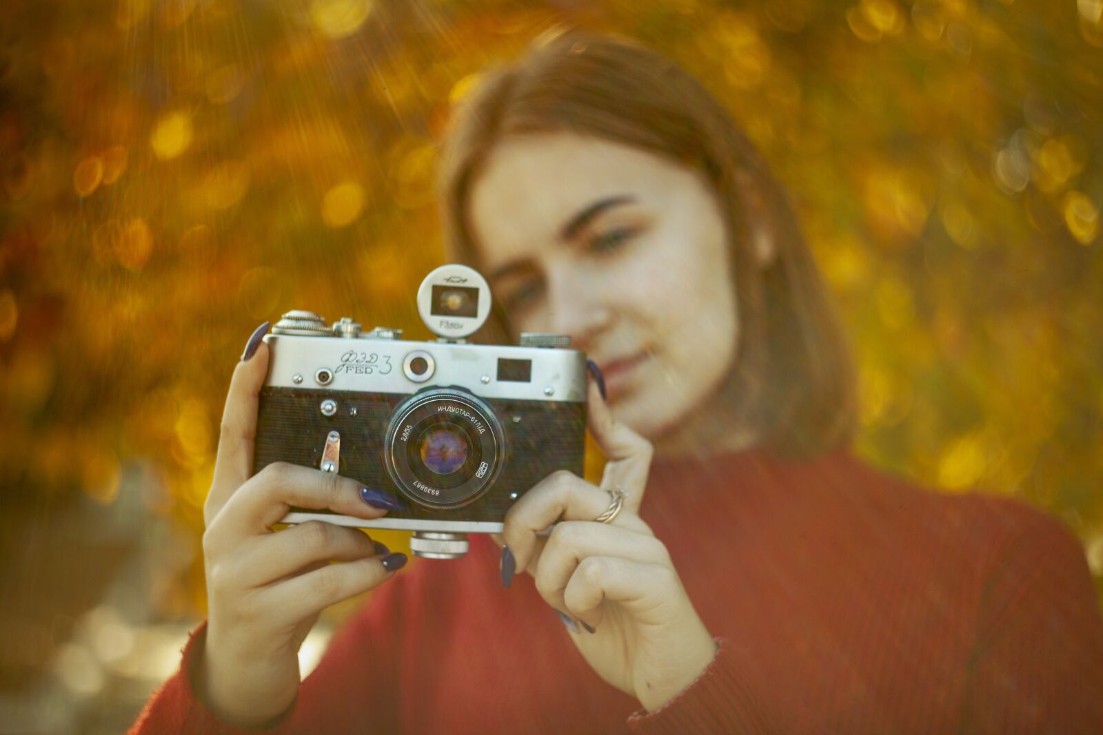 Canon EOS 5D Mark II sample photo. Girl, camera, autumn photography