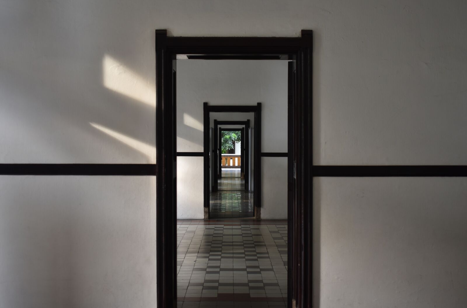 Nikon D3400 sample photo. Door, tunnel, entrance photography