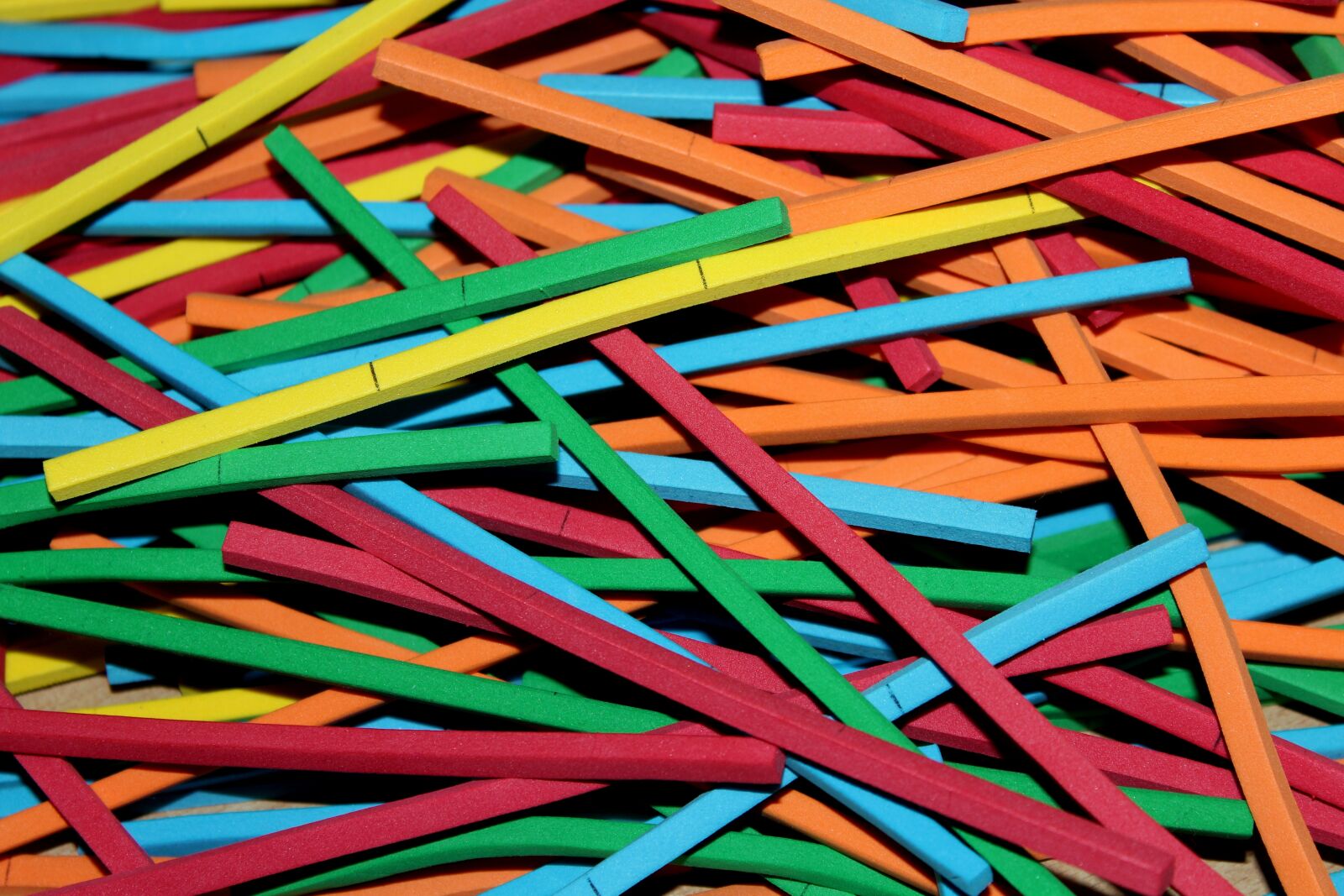 Canon EOS 1200D (EOS Rebel T5 / EOS Kiss X70 / EOS Hi) sample photo. Sticks, colorful, foam photography