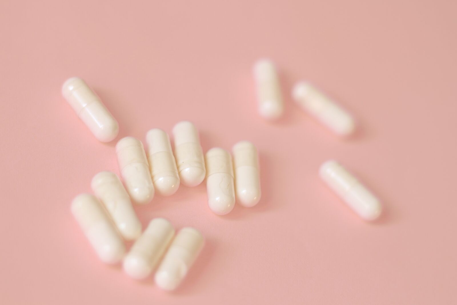 Canon EOS 700D (EOS Rebel T5i / EOS Kiss X7i) sample photo. Capsule-diet pill, capsule, pill photography