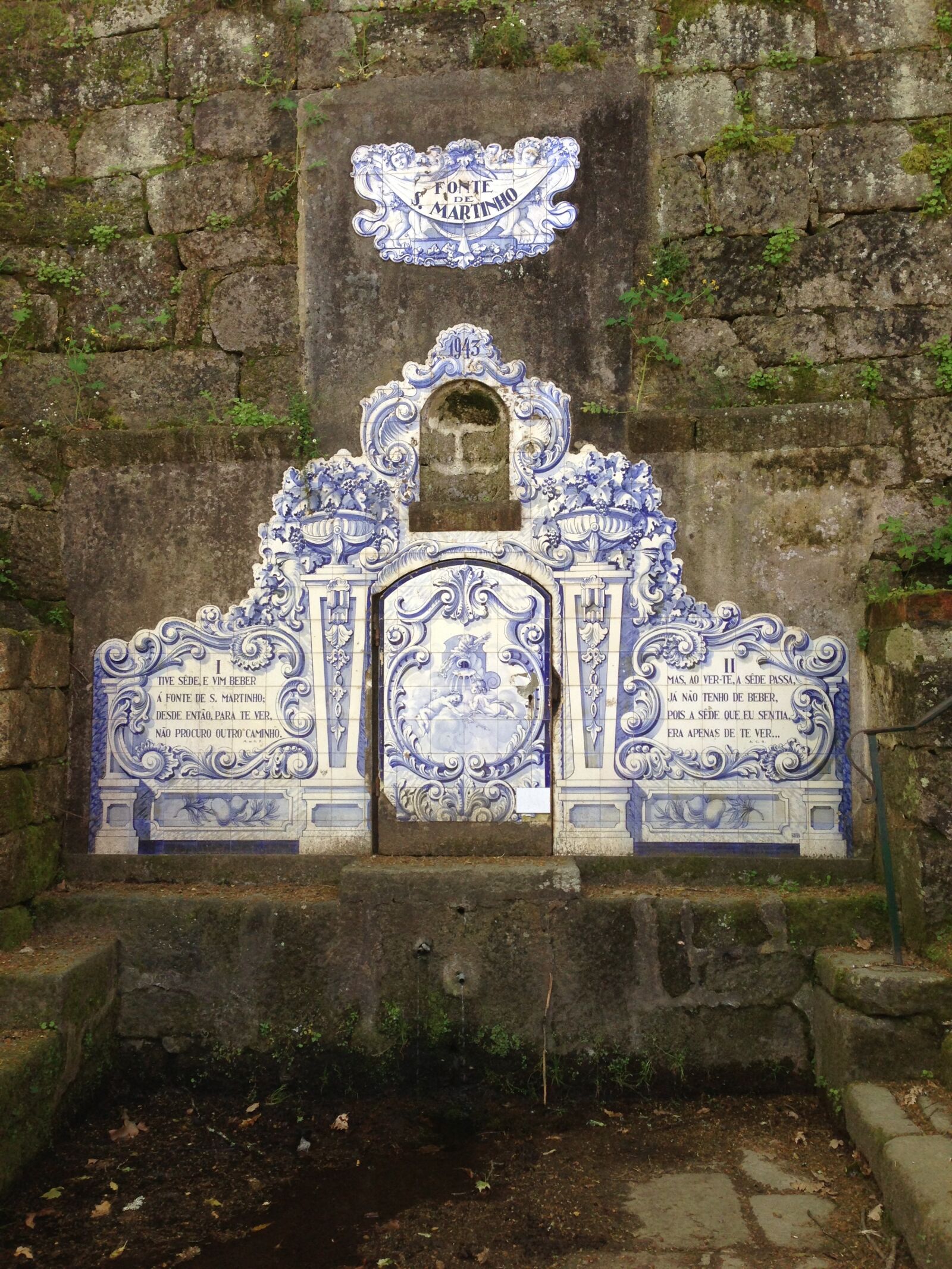 Apple iPhone 5 sample photo. Fountain, portugal, termas photography