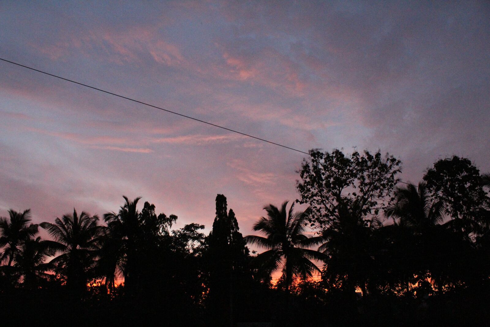 Canon EOS 1300D (EOS Rebel T6 / EOS Kiss X80) sample photo. Night, dark, clouds photography