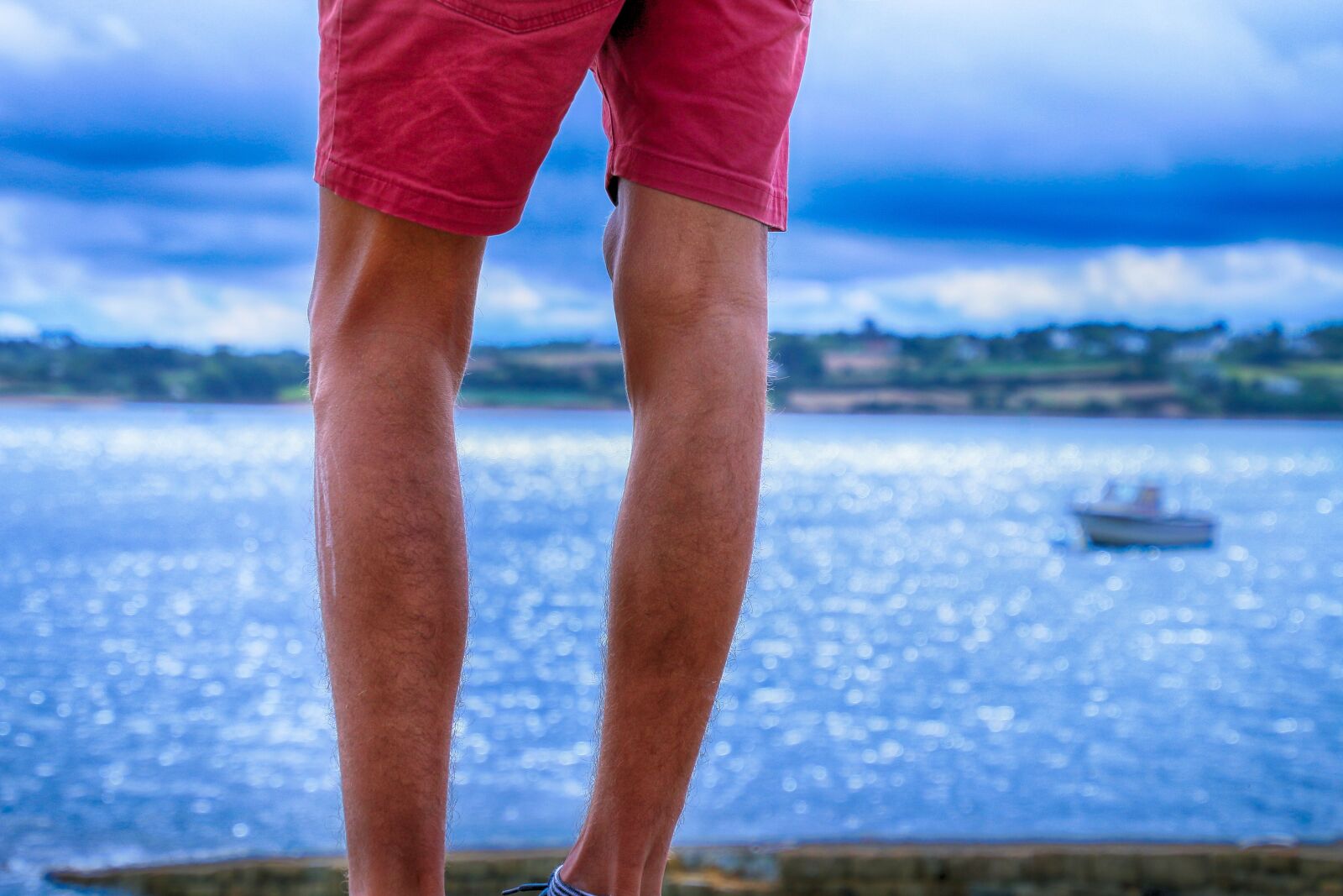 Canon EOS 70D sample photo. Legs, walker, holiday photography