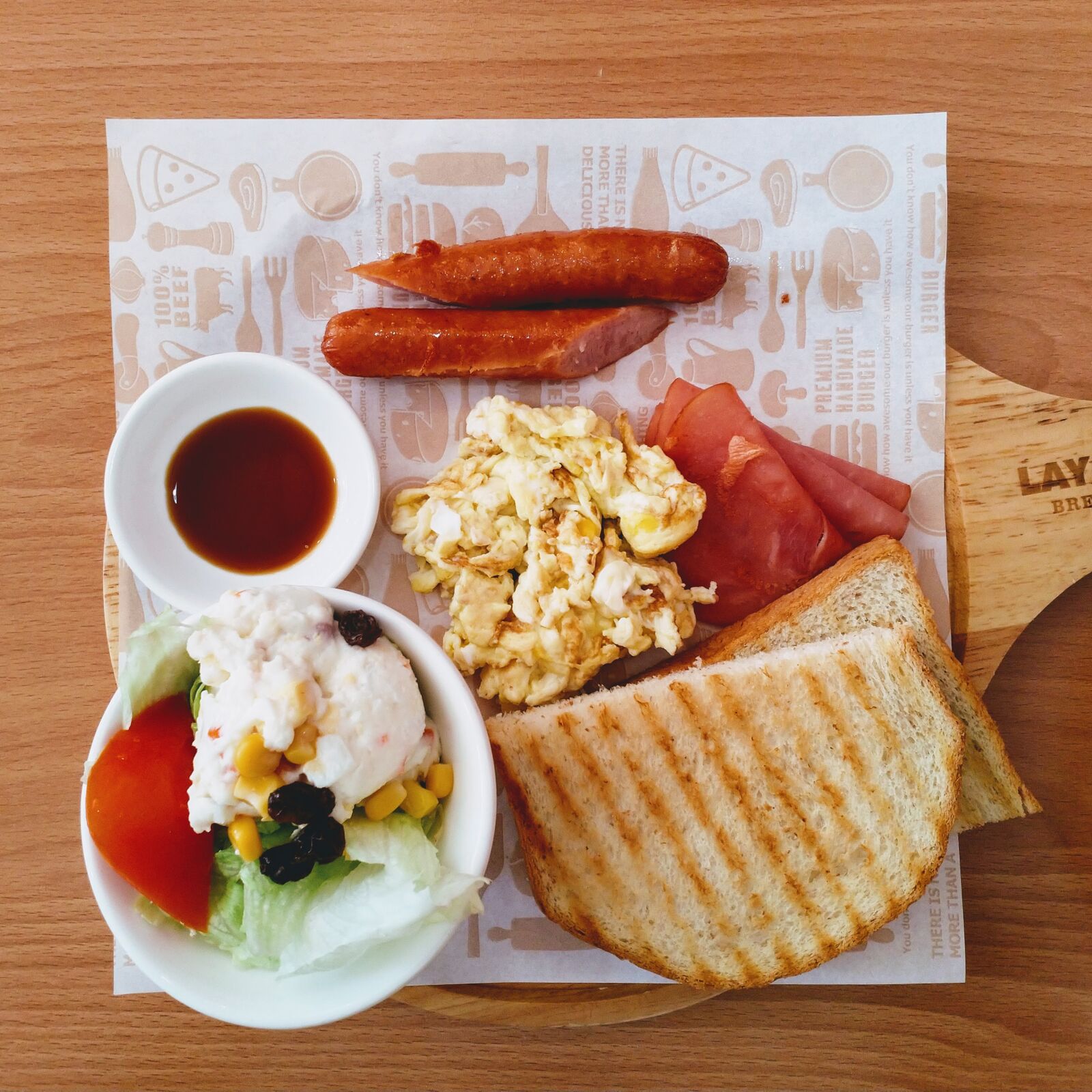 HMD Global Nokia 8 sample photo. Brunch, sausage, toast photography