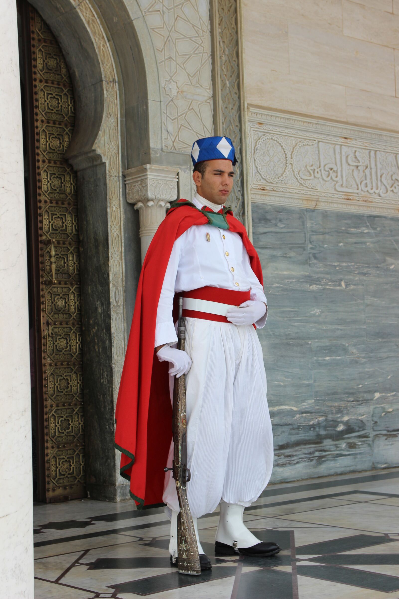 Canon EOS 600D (Rebel EOS T3i / EOS Kiss X5) sample photo. Morocco, guard, the guard photography