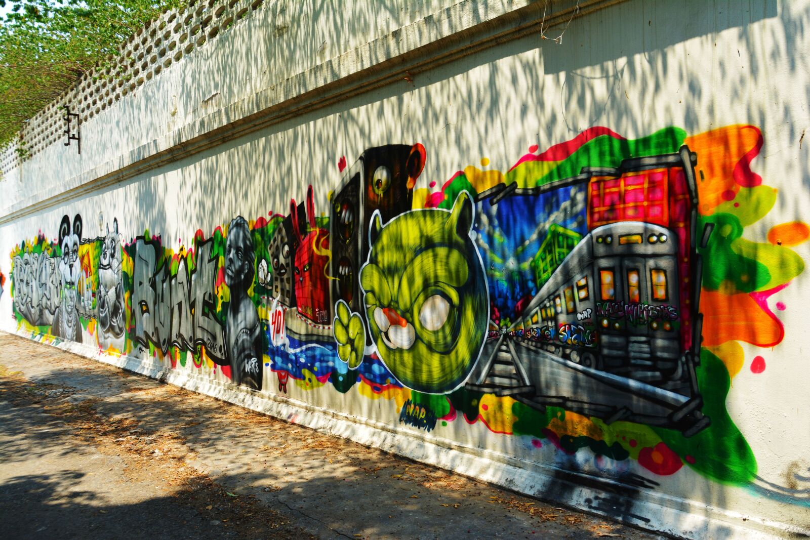 Nikon D5200 sample photo. Graffiti, wall art, wall photography