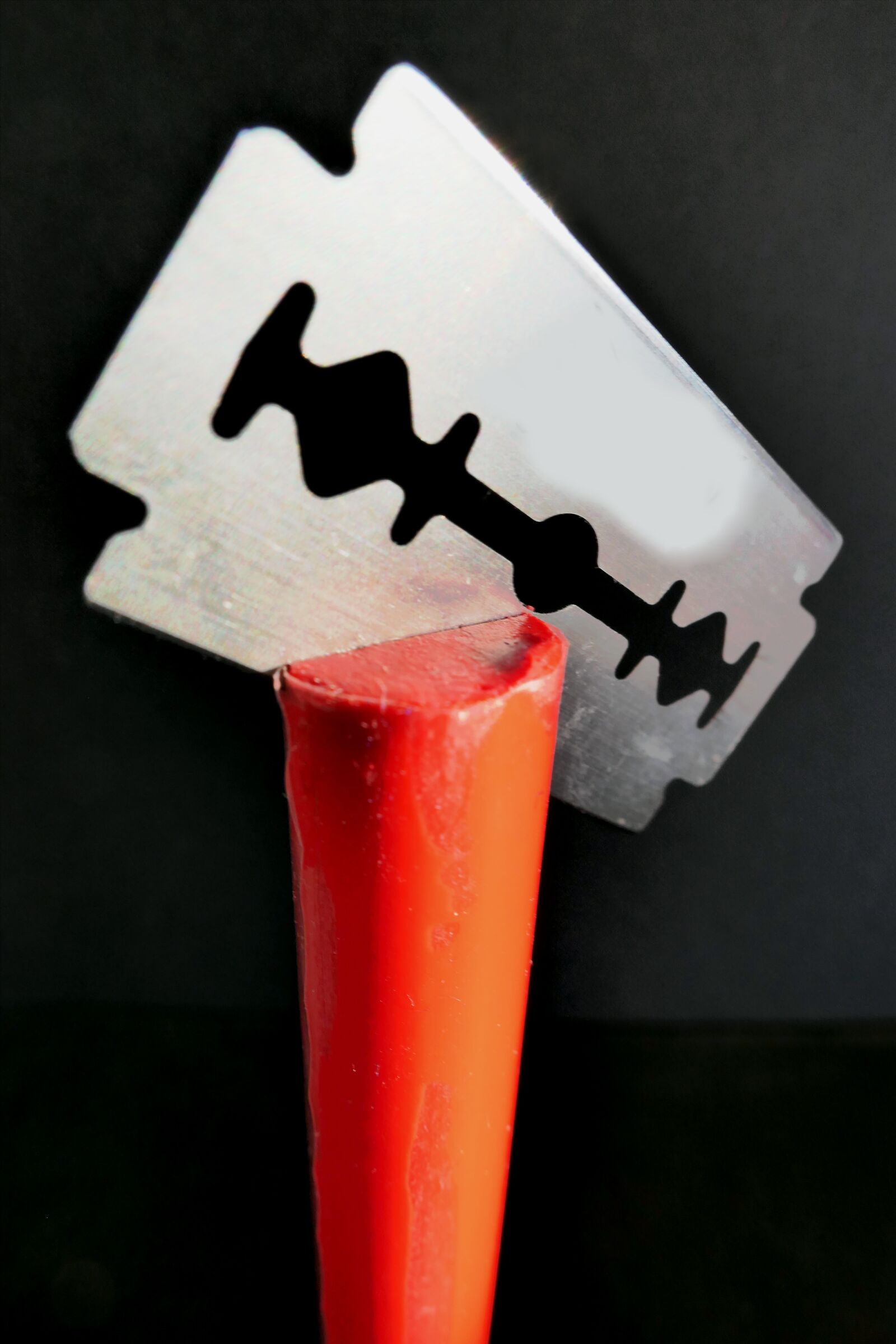 Panasonic Lumix DMC-LX10 (Lumix DMC-LX15) sample photo. Razor blade, sharp, shave photography