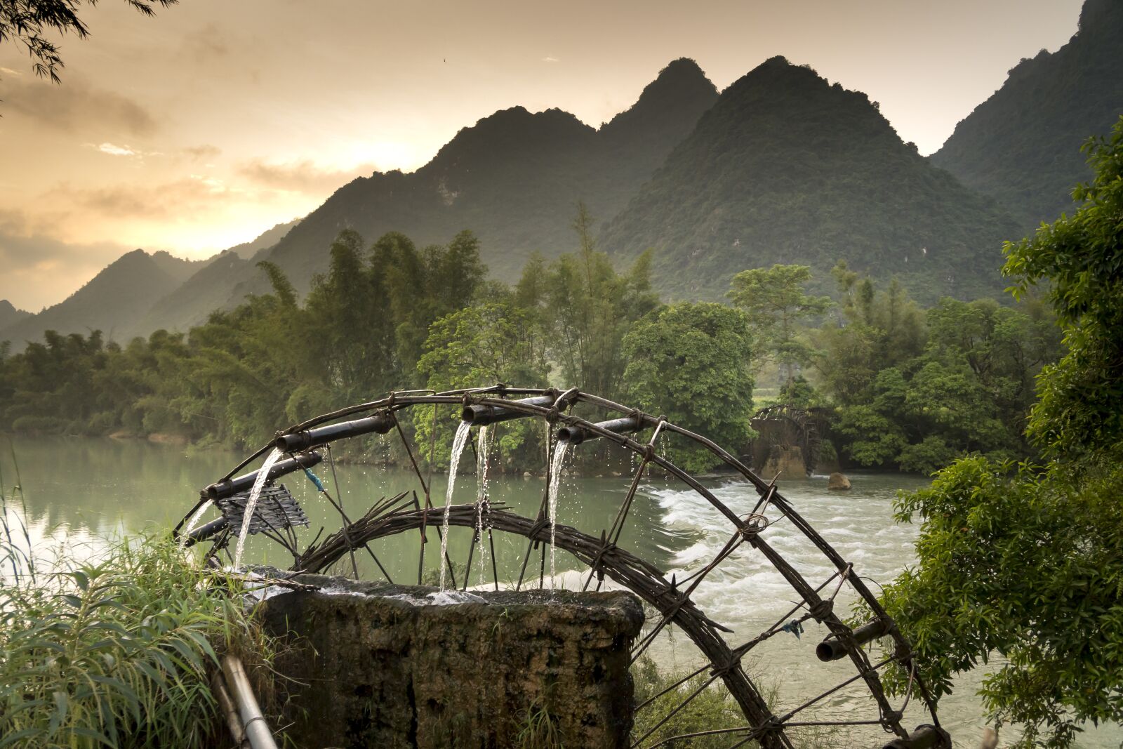 Sony a6500 + Sony Vario-Tessar T* E 16-70mm F4 ZA OSS sample photo. Rivers, river, the landscape photography