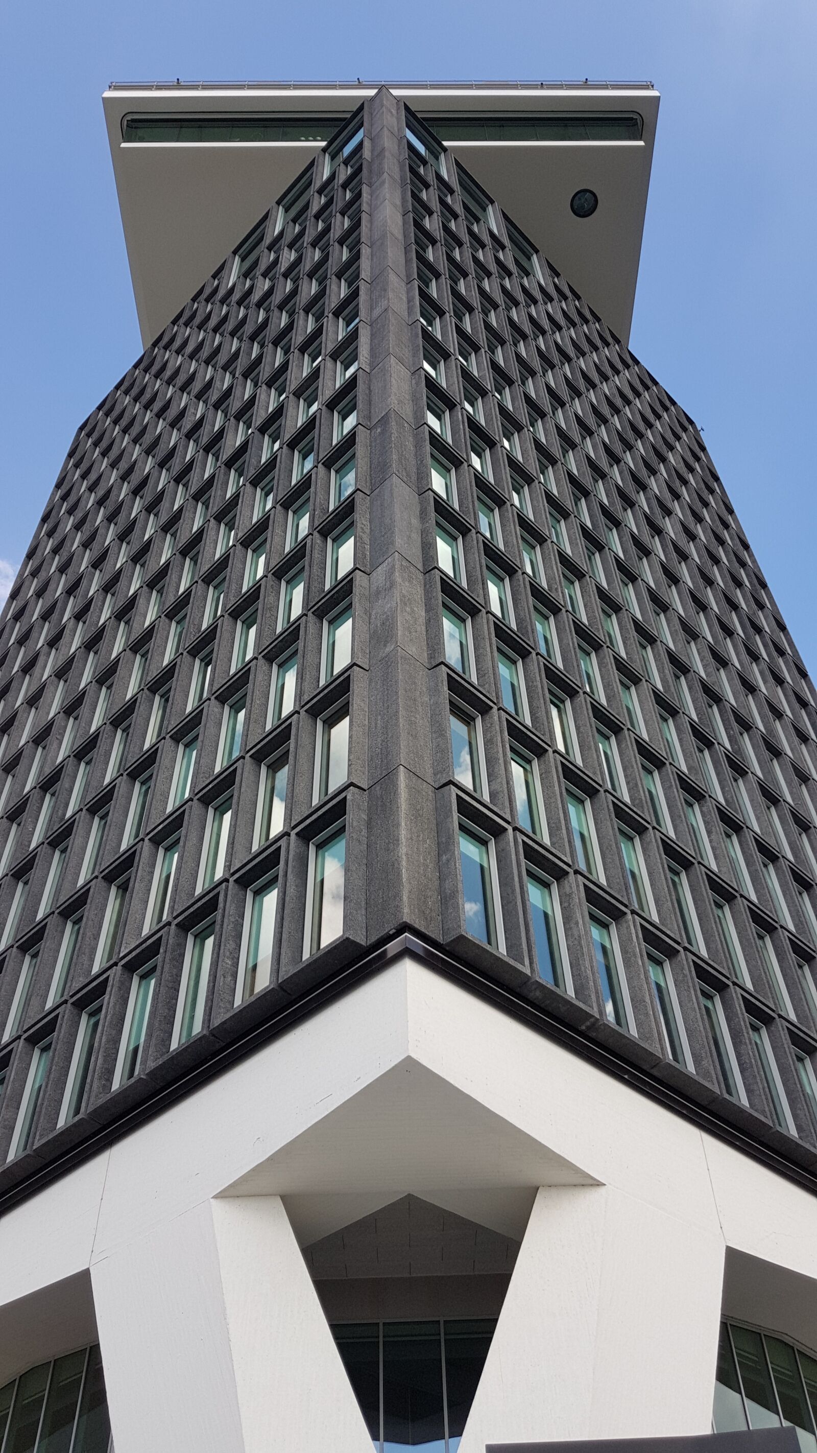 Samsung Galaxy S8 sample photo. Architecture, building, modern photography