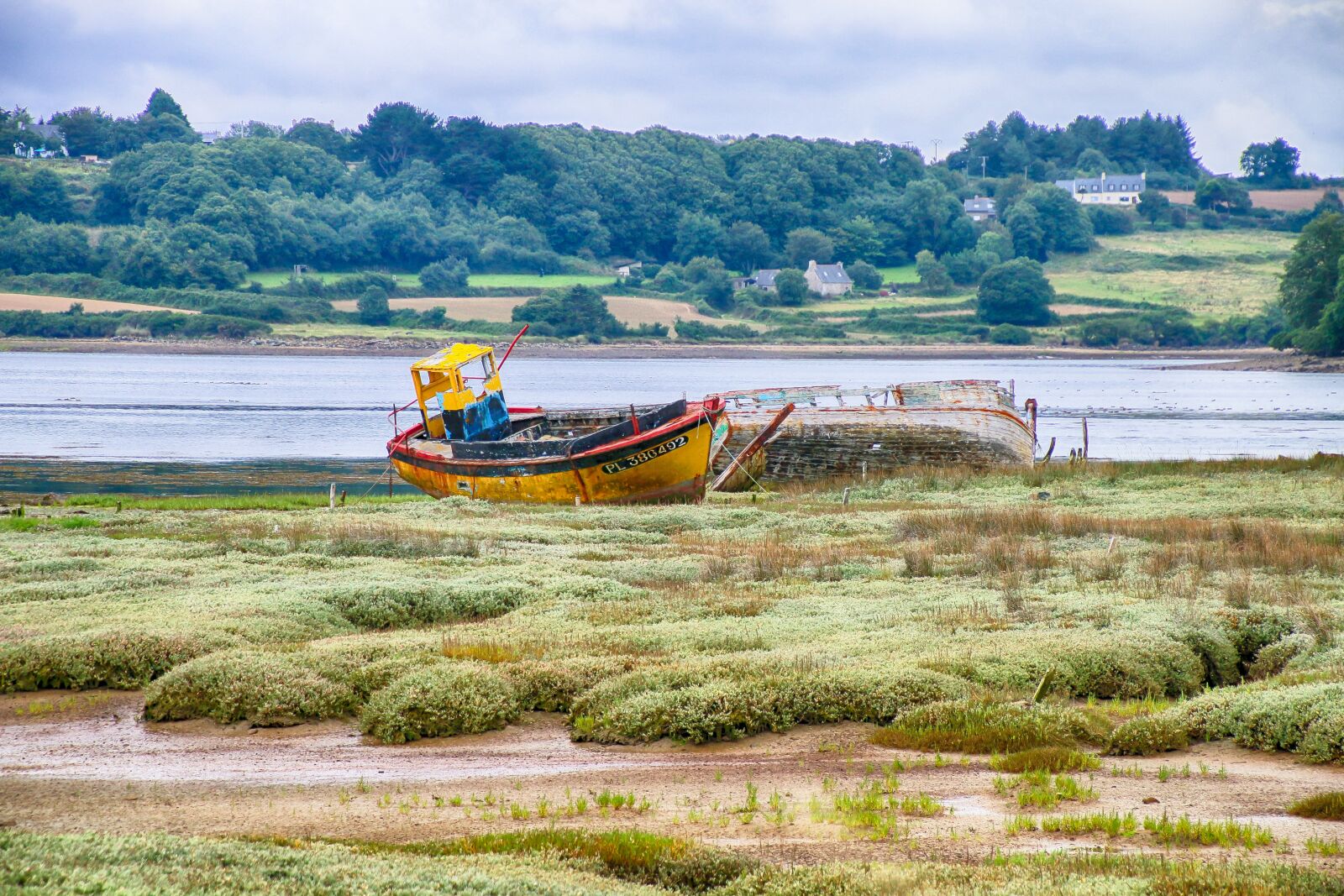 Canon EOS 70D sample photo. Wreck, boat, tide-low photography