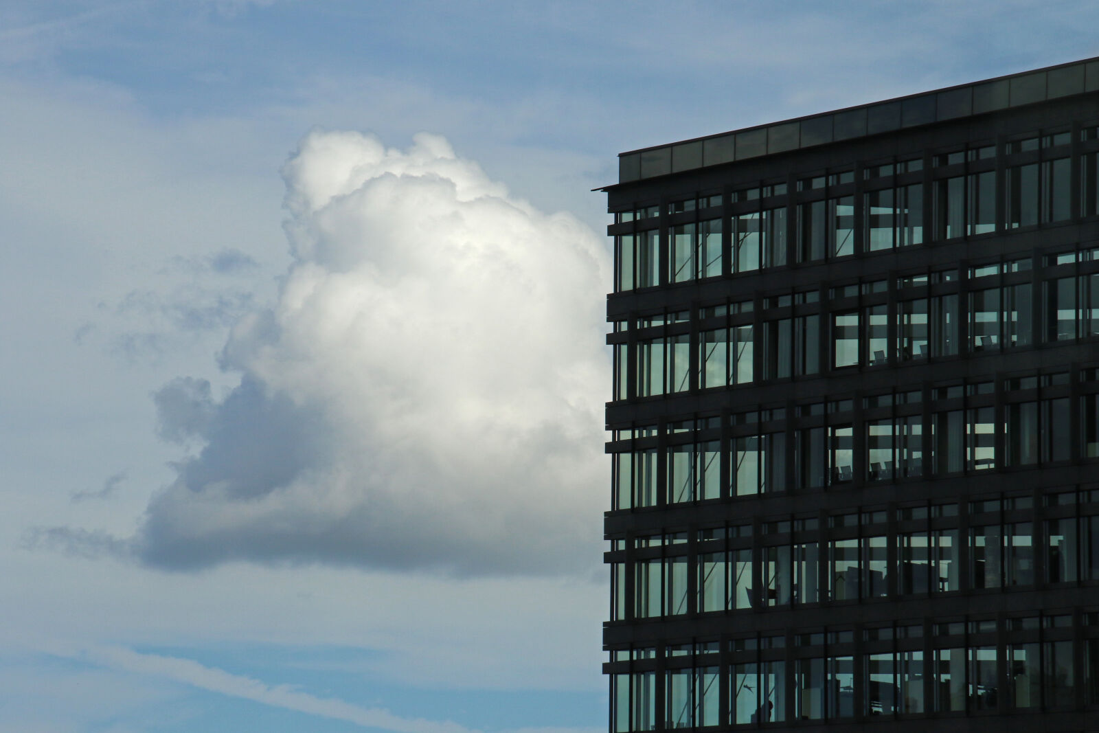 Canon EOS 7D Mark II sample photo. Blue, sky, city, cloud photography