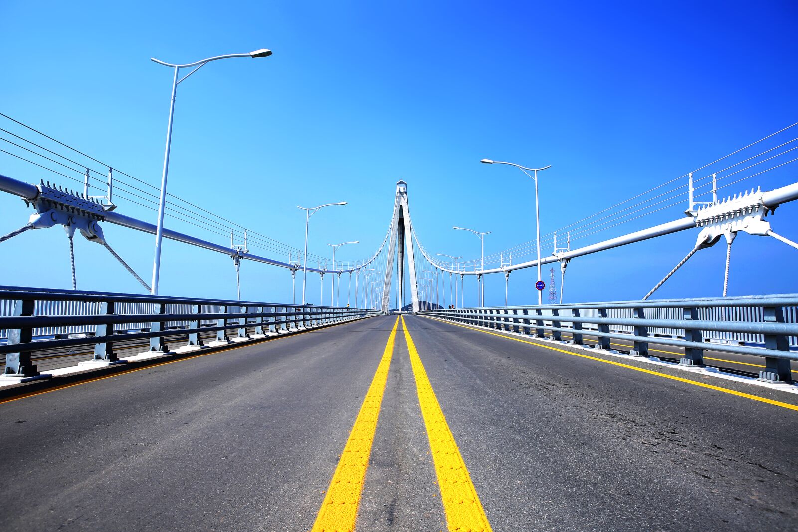 Canon EOS 5D Mark III sample photo. Bridge, architecture, road photography
