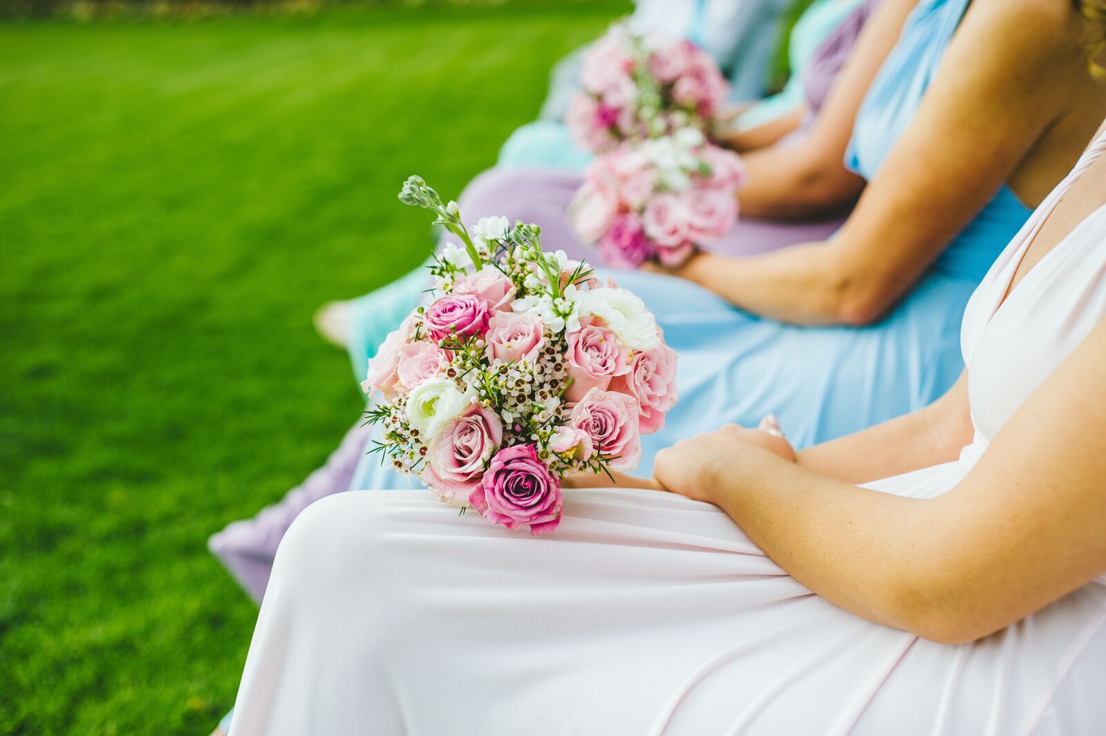 Nikon D700 sample photo. Wedding, flowers, bridesmaid photography
