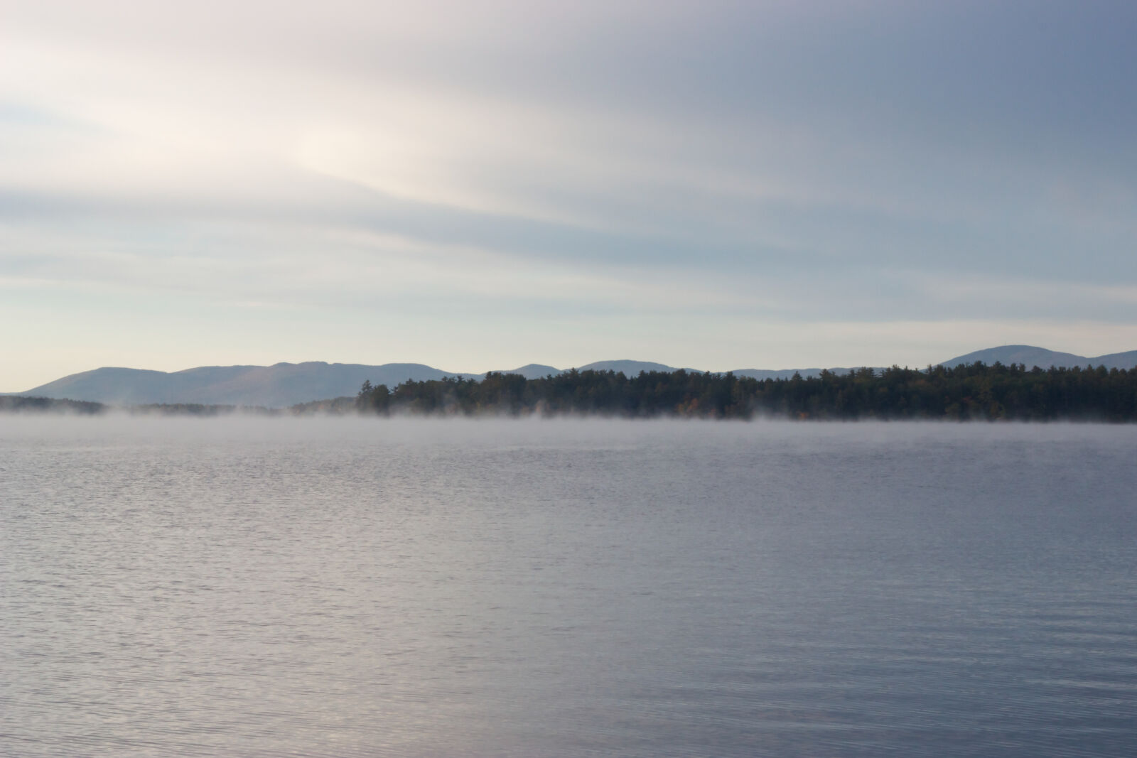Canon EOS 550D (EOS Rebel T2i / EOS Kiss X4) sample photo. Fog, lake, foggy, haze photography