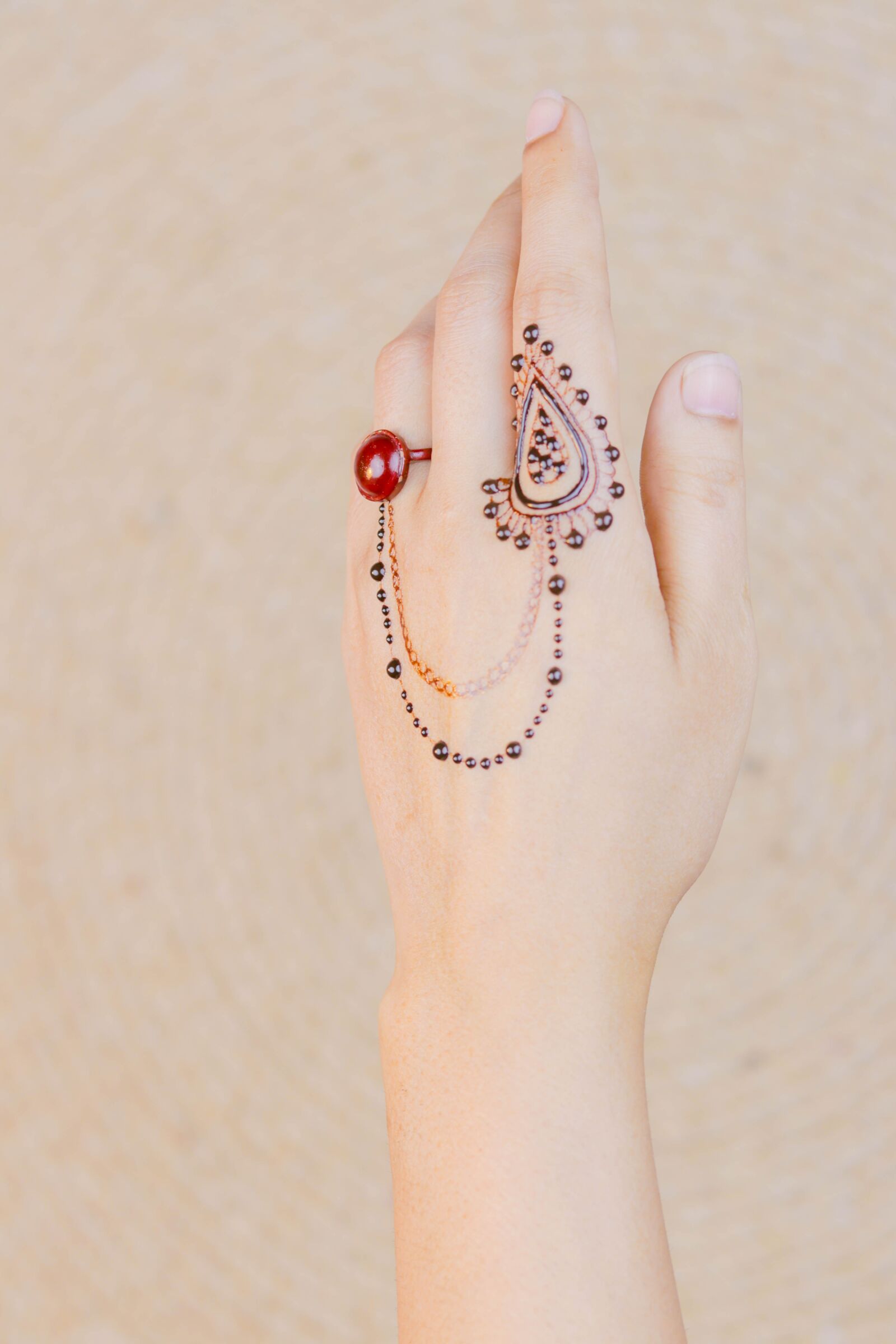 Canon EOS 80D + Canon EF 50mm F1.8 STM sample photo. Henna, hands, mehendi photography