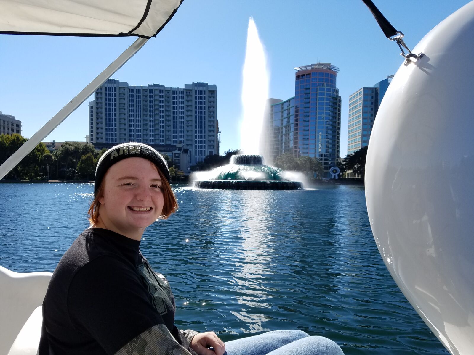 Samsung Galaxy S7 sample photo. Fountain, lake, redhead, summer photography