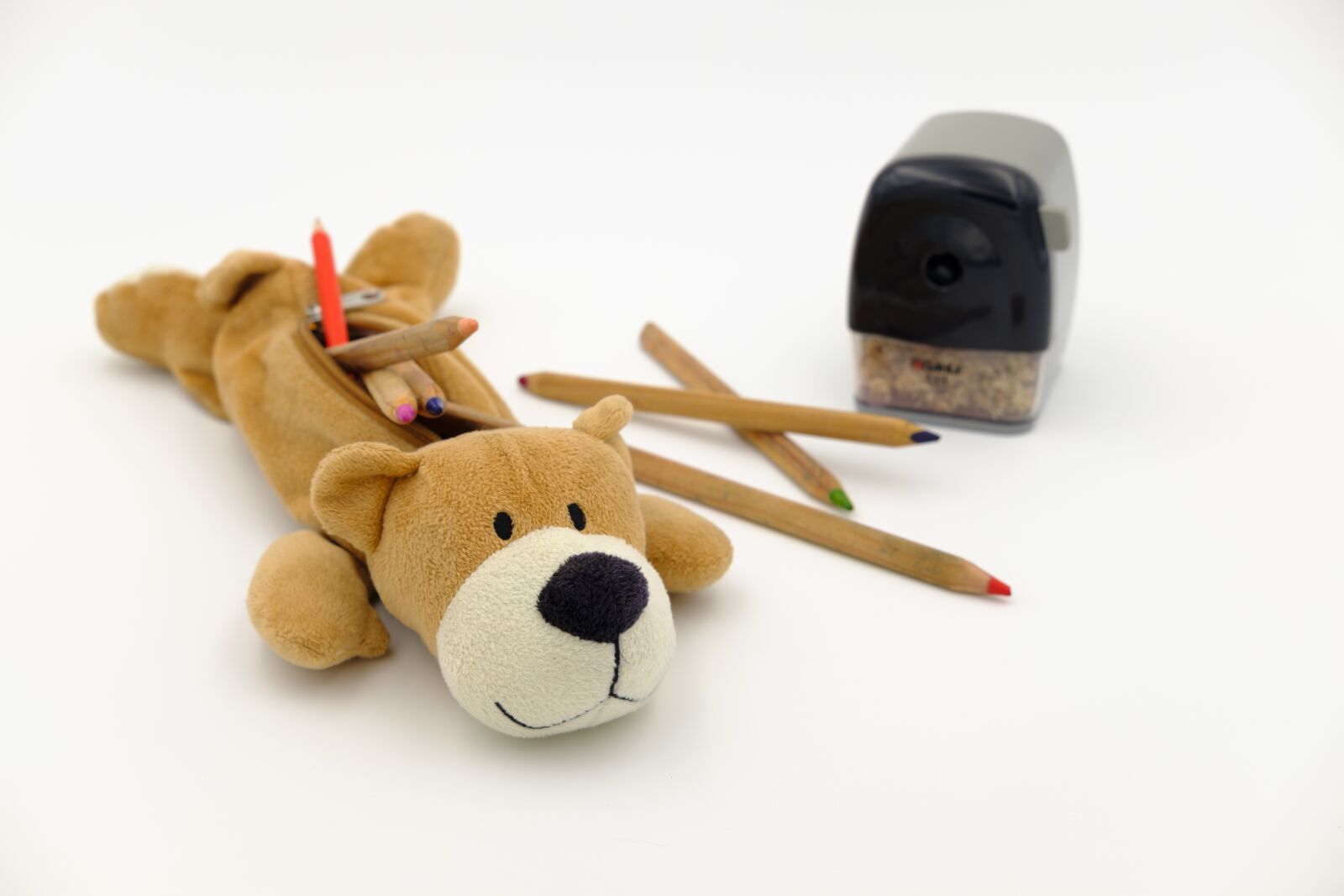 Fujifilm X-T2 + Fujifilm XF 35mm F2 R WR sample photo. Pencil cases, school pencil photography