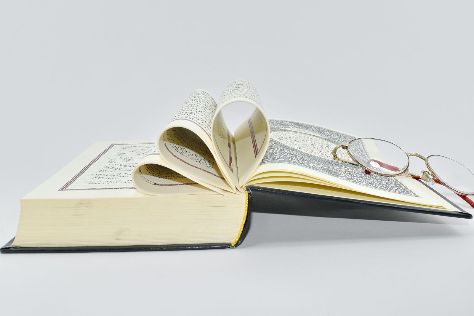 Nikon D5500 sample photo. Book, design, eyeglasses, learning photography