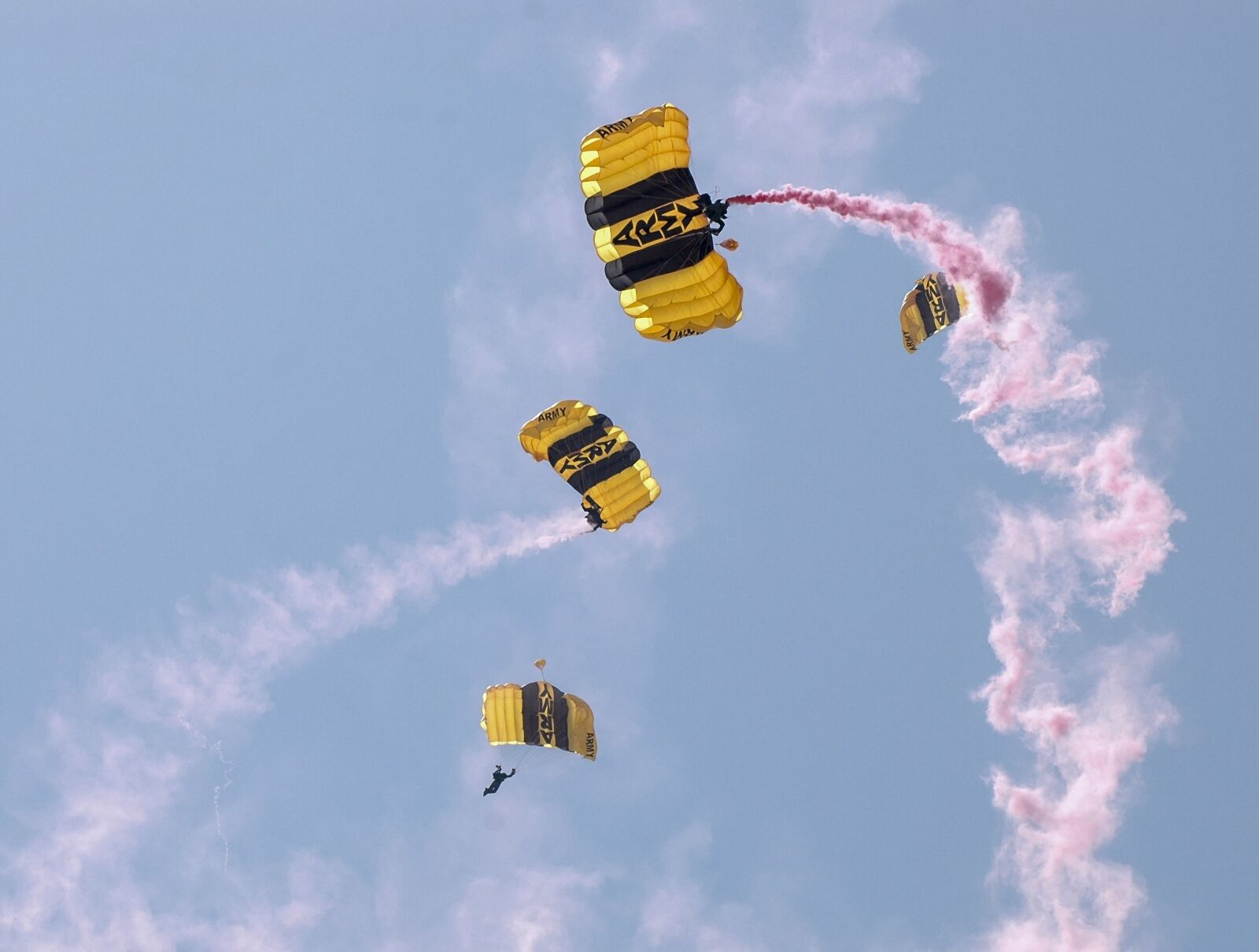 Nikon D70s sample photo. Skydive, skydivers, parachute photography