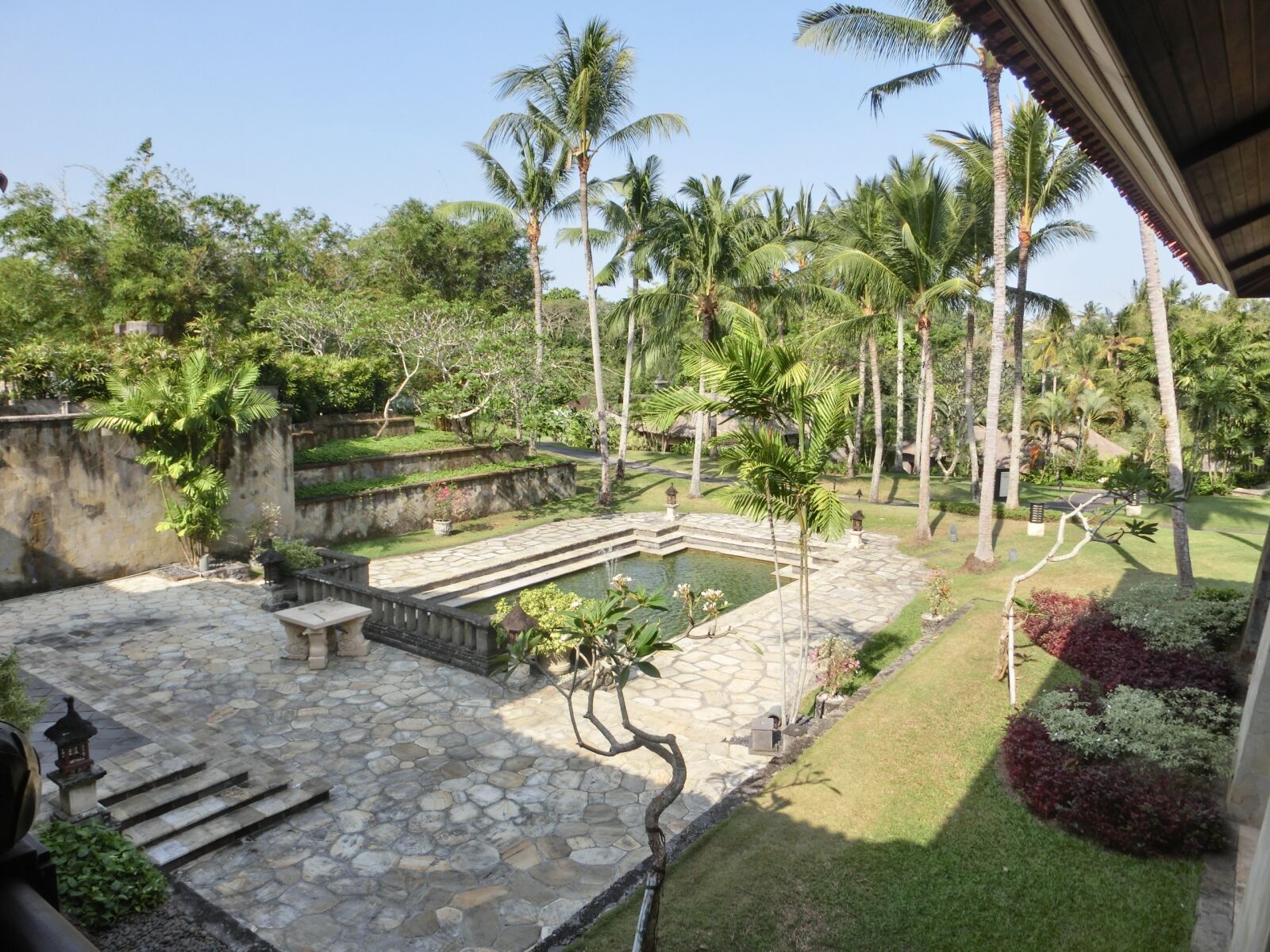 CASIO EX-ZR1000 sample photo. Bali, casual, hotel photography