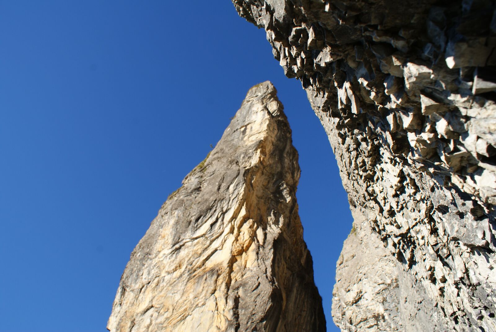 Sony Alpha DSLR-A200 sample photo. Rock, mountain, landscape photography