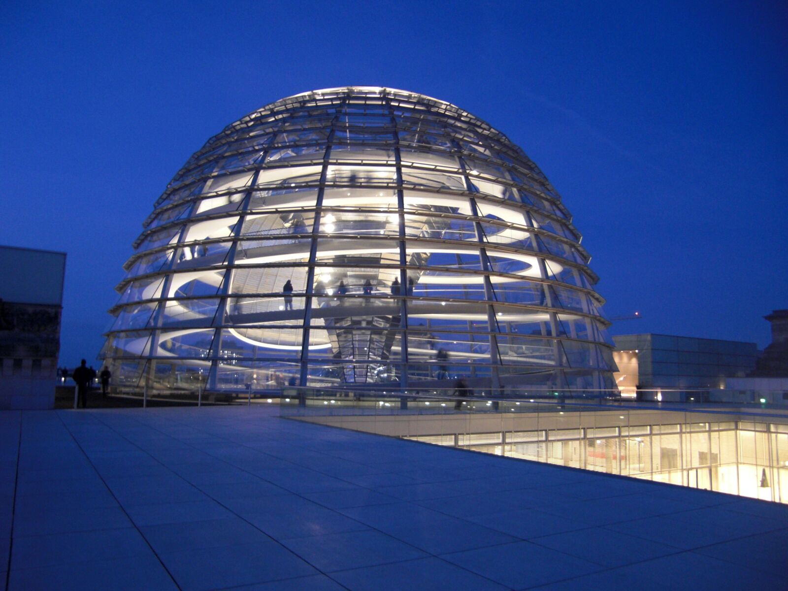 CASIO EX-Z200 sample photo. Reichstag, dome, bundestag photography