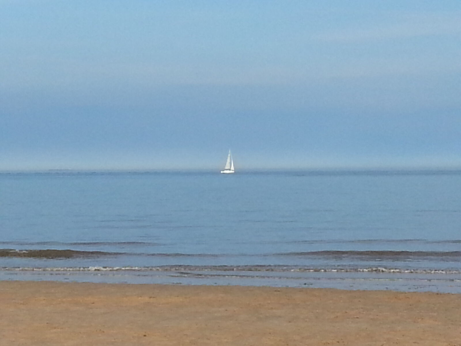 Samsung Galaxy S3 sample photo. Beach, blue, calm, horizon photography