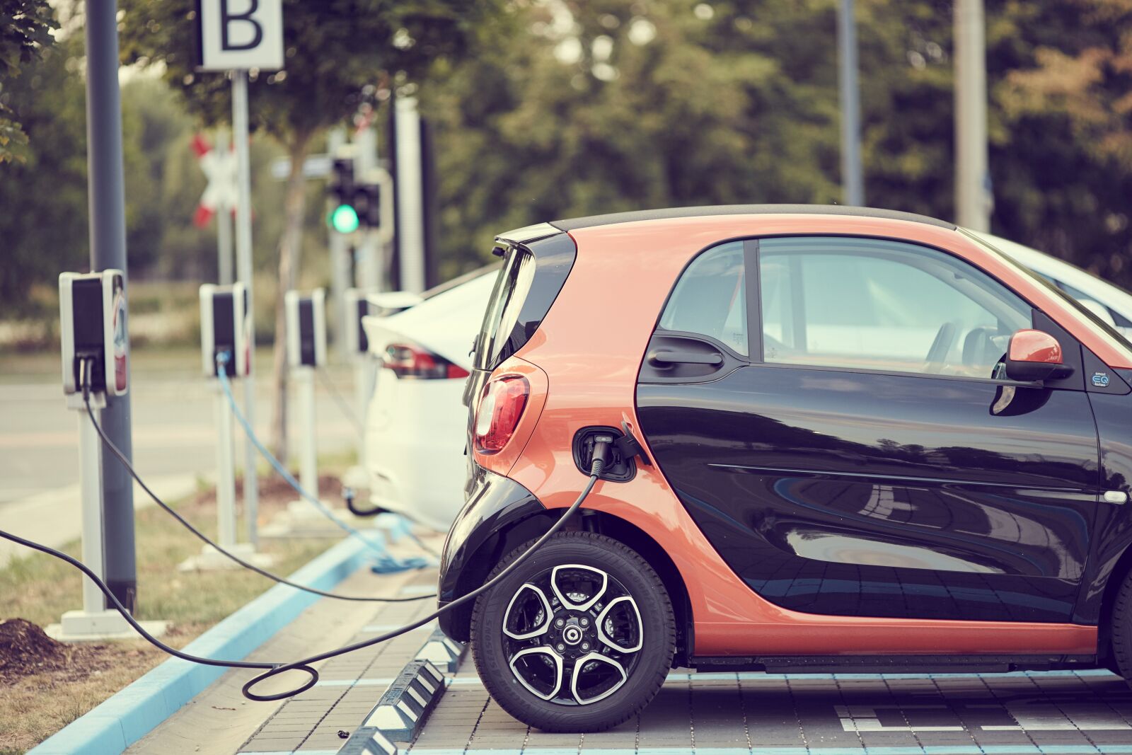 Canon EF 135mm F2L USM sample photo. Carsharing, electric car, auto photography