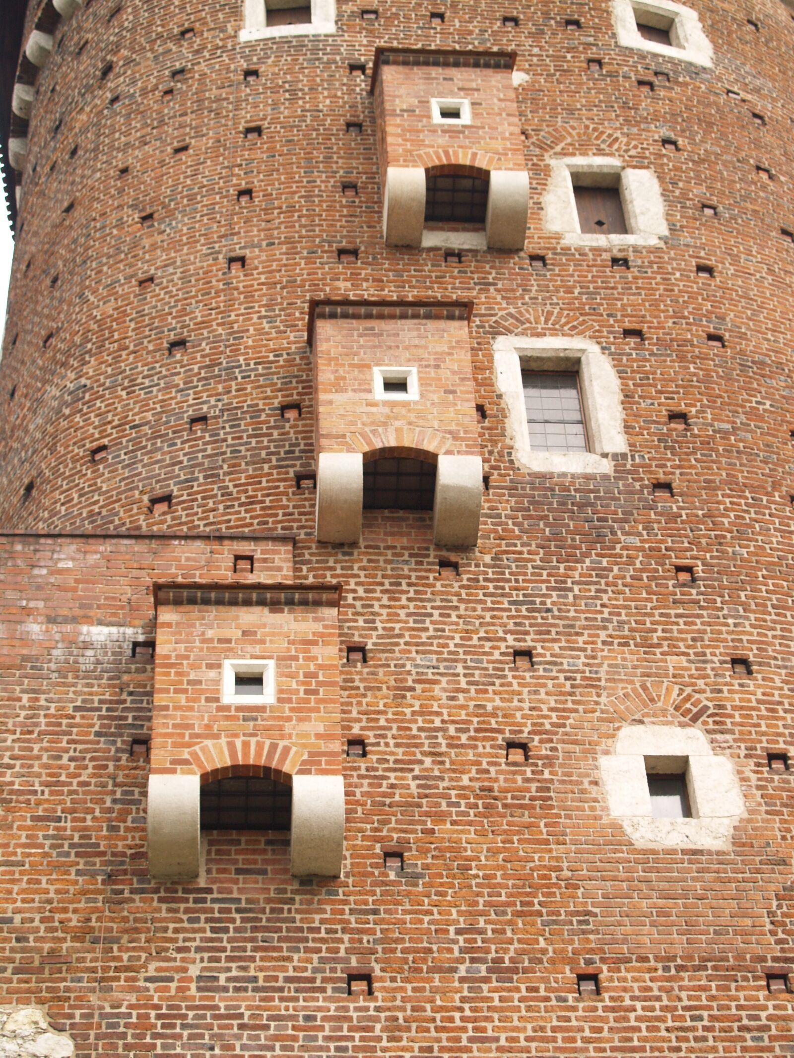 Olympus E-500 (EVOLT E-500) sample photo. Architecture, brick, window photography