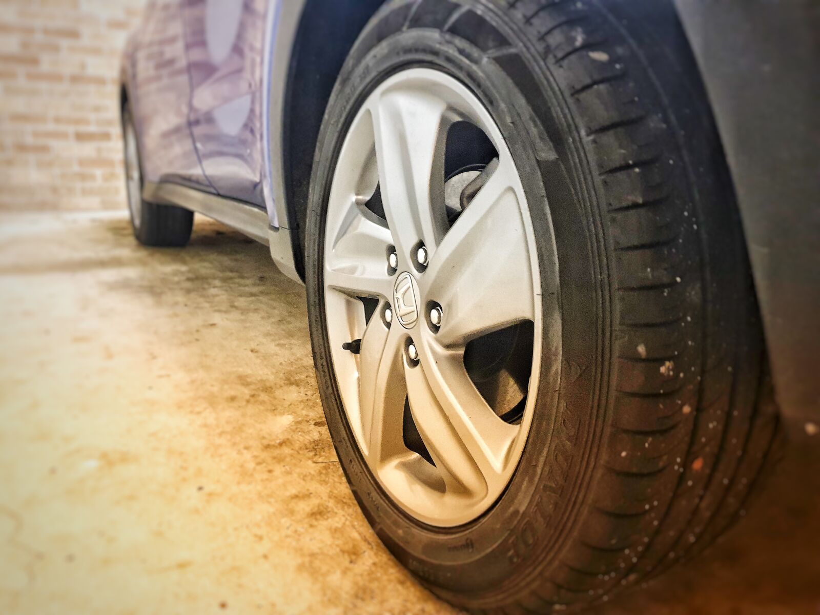 Samsung Galaxy Note9 sample photo. Car tire, tire rim photography