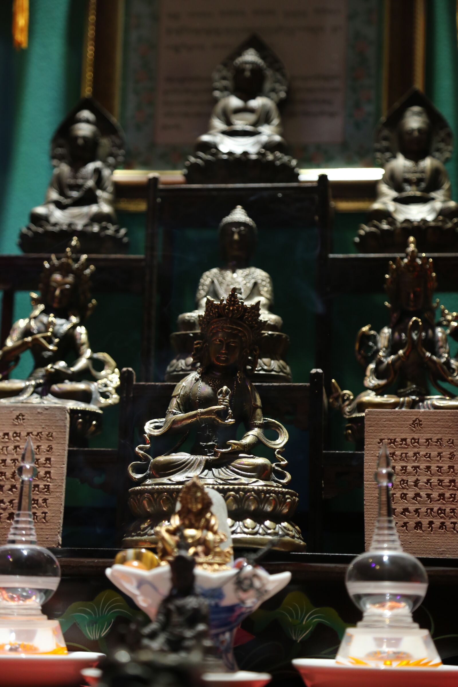 Canon EOS 6D + Canon EF 24-105mm F4L IS USM sample photo. Buddhist, worship, altar photography