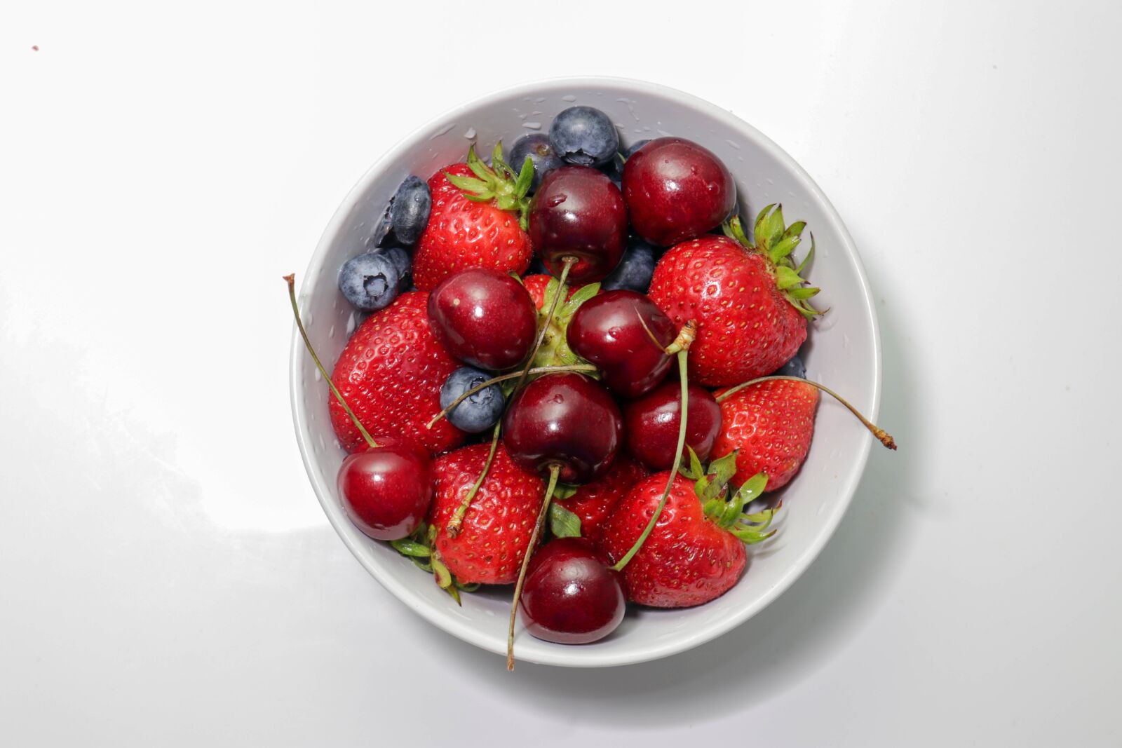 Canon EOS 80D sample photo. Fruit, cherries, blueberries photography