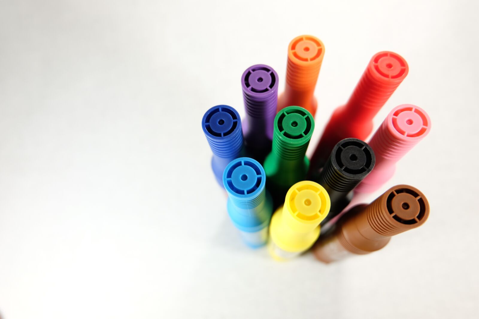 Fujifilm XC 16-50mm F3.5-5.6 OIS II sample photo. Color pen, color, colorful photography