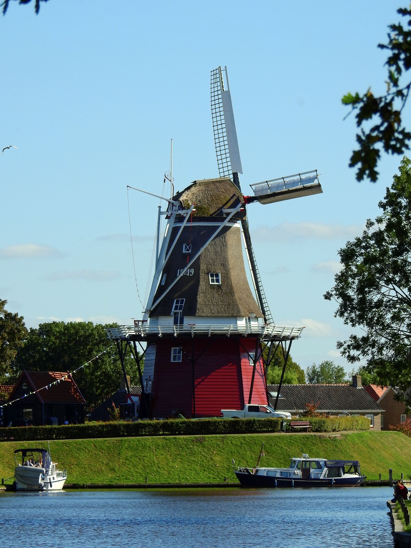 Nikon Coolpix P900 sample photo. Mill, windmill, building photography