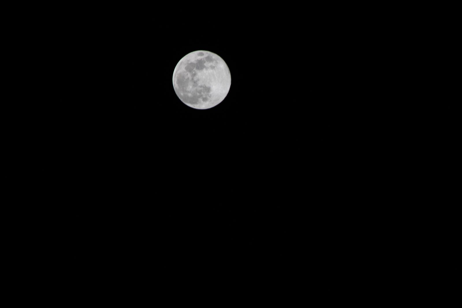 EF75-300mm f/4-5.6 sample photo. Moon, full, night photography