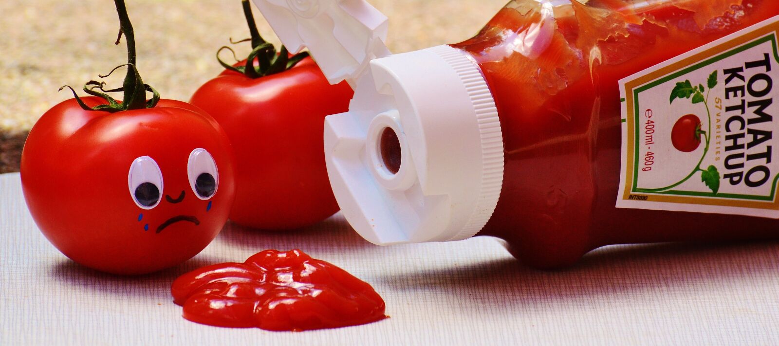 Nikon D3200 sample photo. Tomatoes, ketchup, sad photography