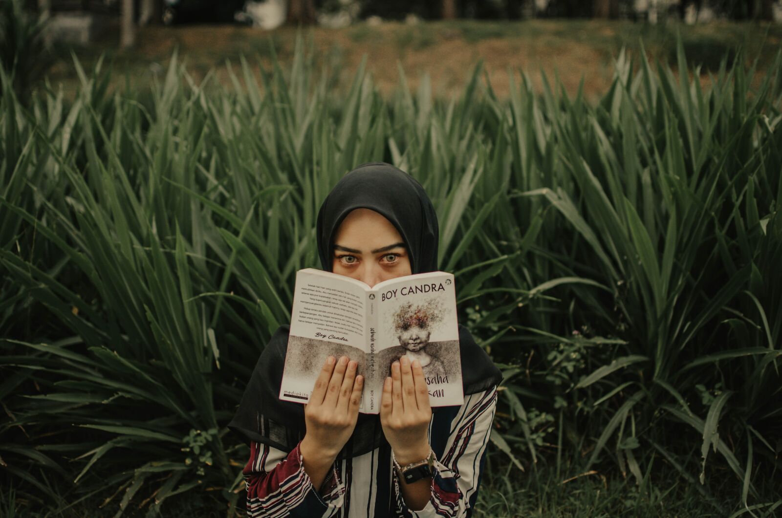 Nikon D7000 sample photo. Girl, book, study photography