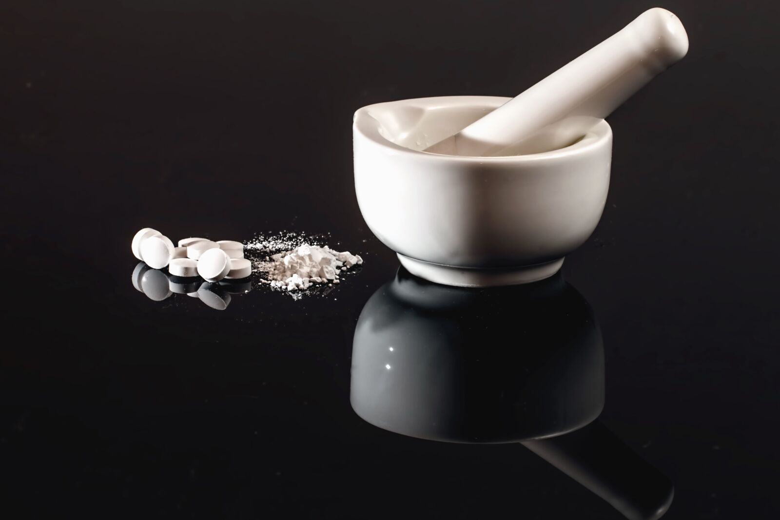Canon EOS 70D sample photo. Bowl, porcelain, medicine, powder photography