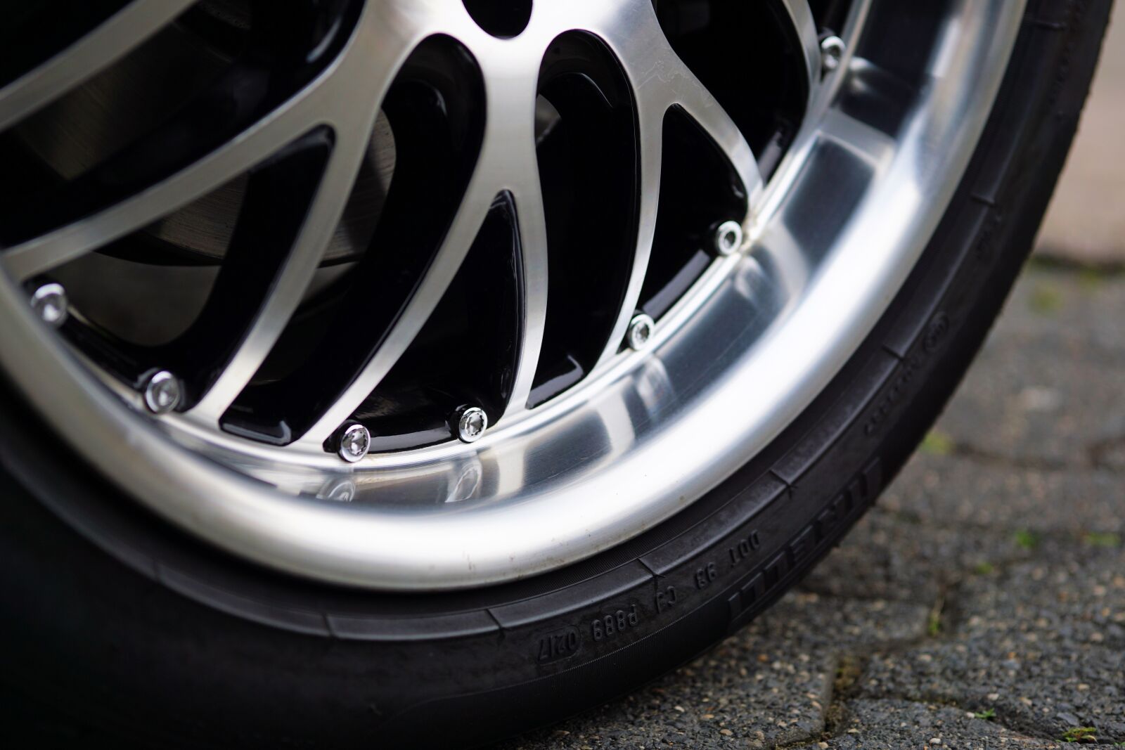 Sony a6000 + E 60mm F2.8 sample photo. Rim, alloy wheel, wheel photography