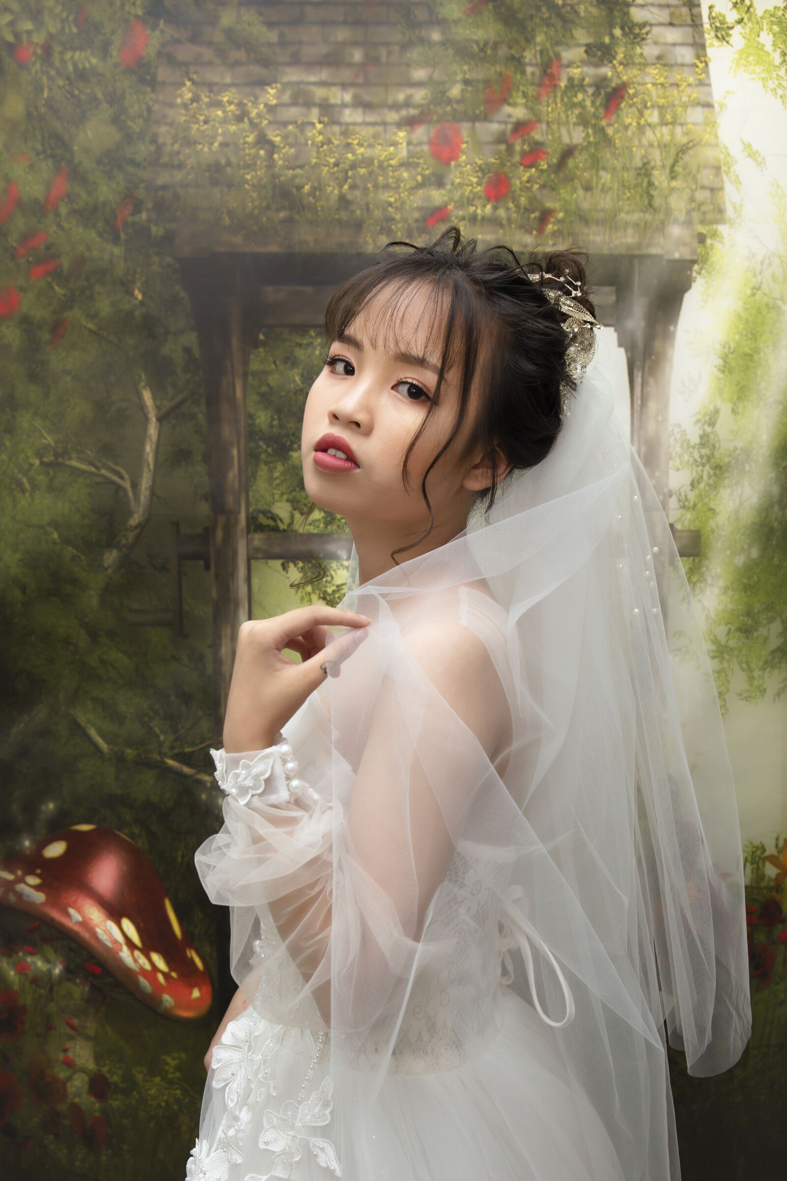 Canon EF 24-70mm F4L IS USM sample photo. Young, girl, attractive photography