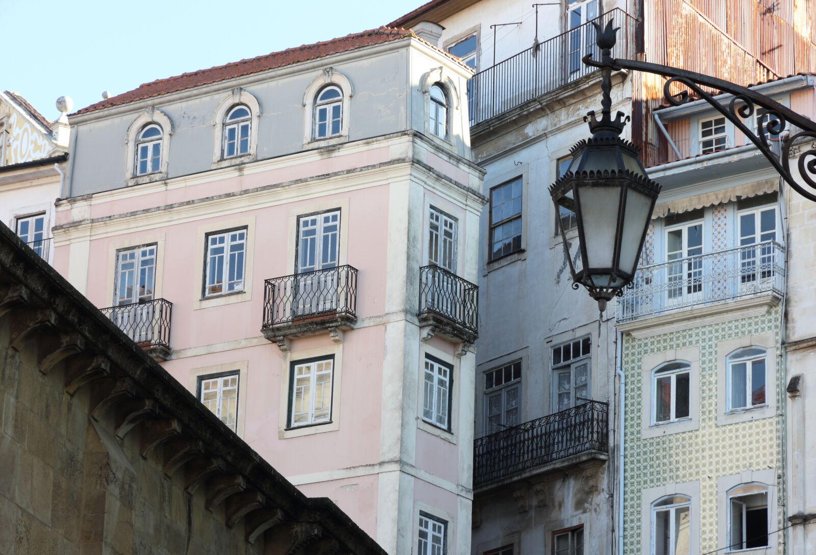 Canon EOS 550D (EOS Rebel T2i / EOS Kiss X4) sample photo. Portugal, coimbra, windows photography