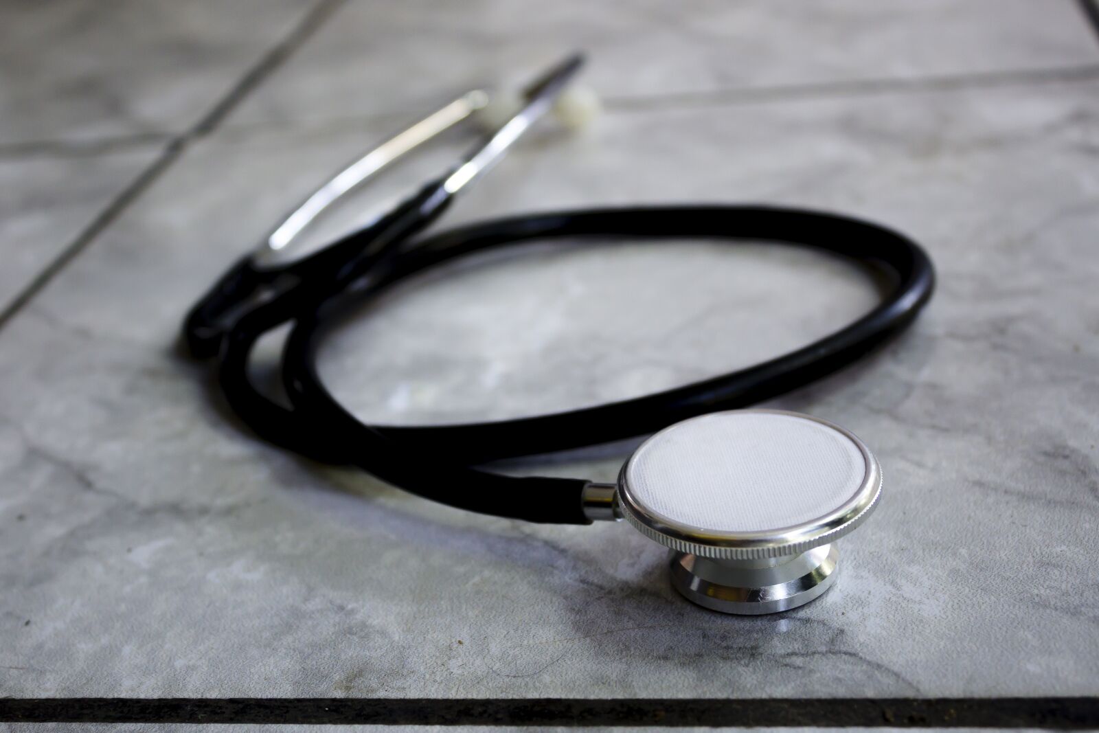 Canon EOS 1200D (EOS Rebel T5 / EOS Kiss X70 / EOS Hi) sample photo. Doctor, bless you, stethoscope photography