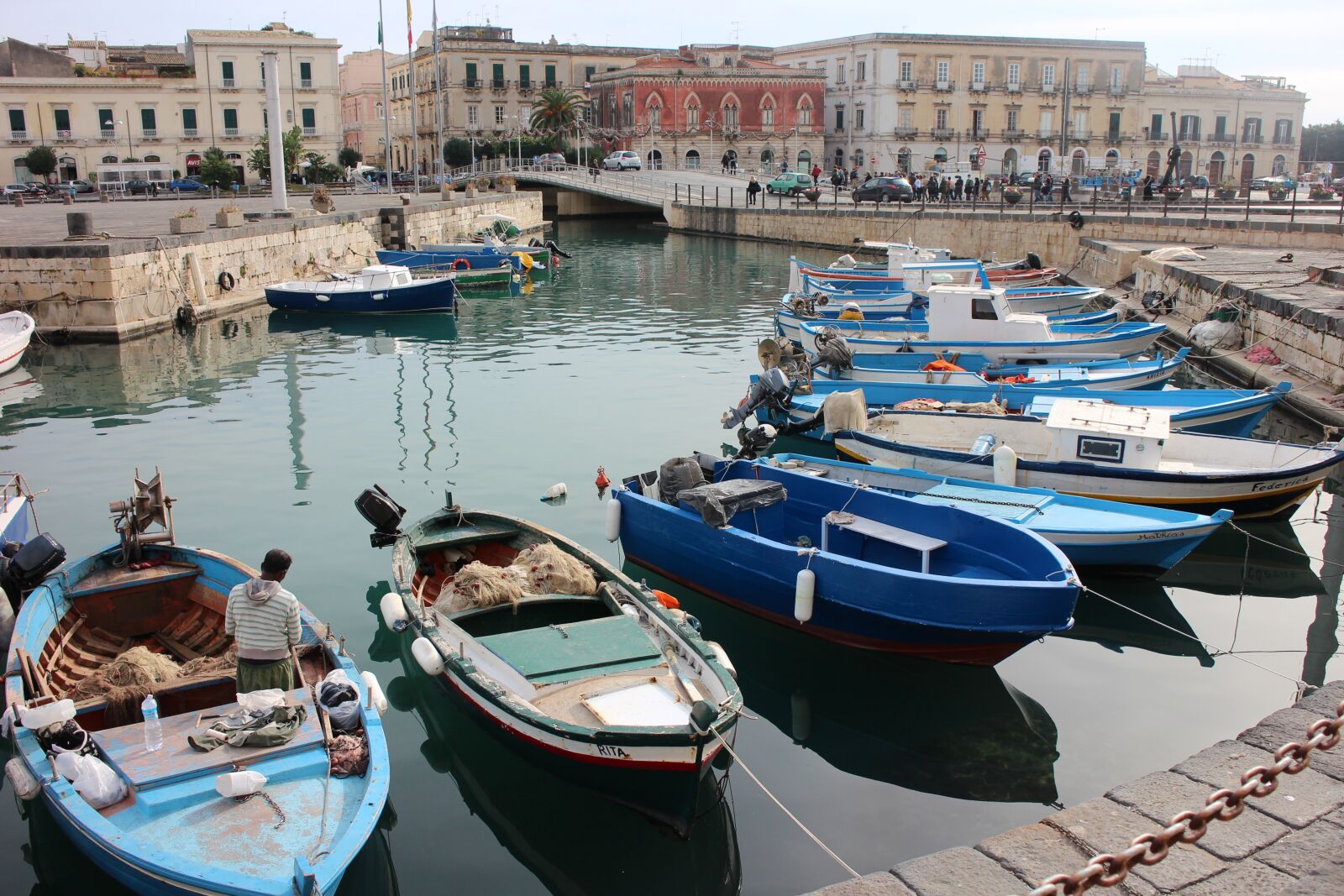 Canon EOS M sample photo. Syracuse, port, boats photography