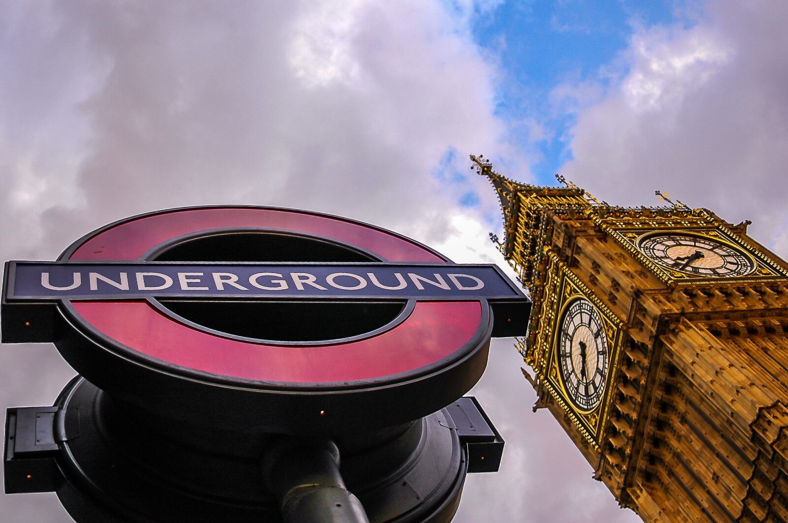 Nikon D70 sample photo. London, england, underground photography