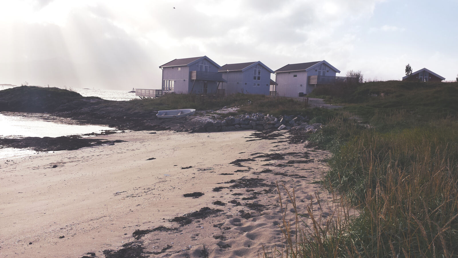 Samsung Galaxy S4 sample photo. Beach, beach, house, houses photography