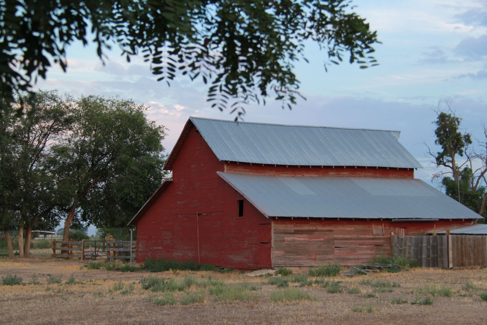 Canon EOS 60D sample photo. Red, barn, trees photography