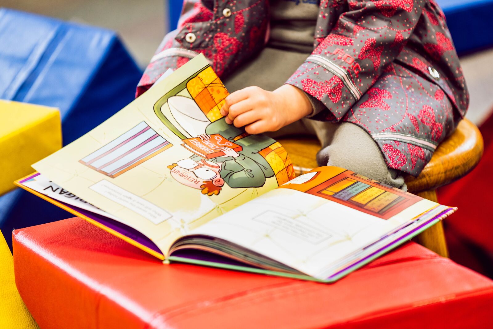 Nikon D750 sample photo. Hand, book, girl photography