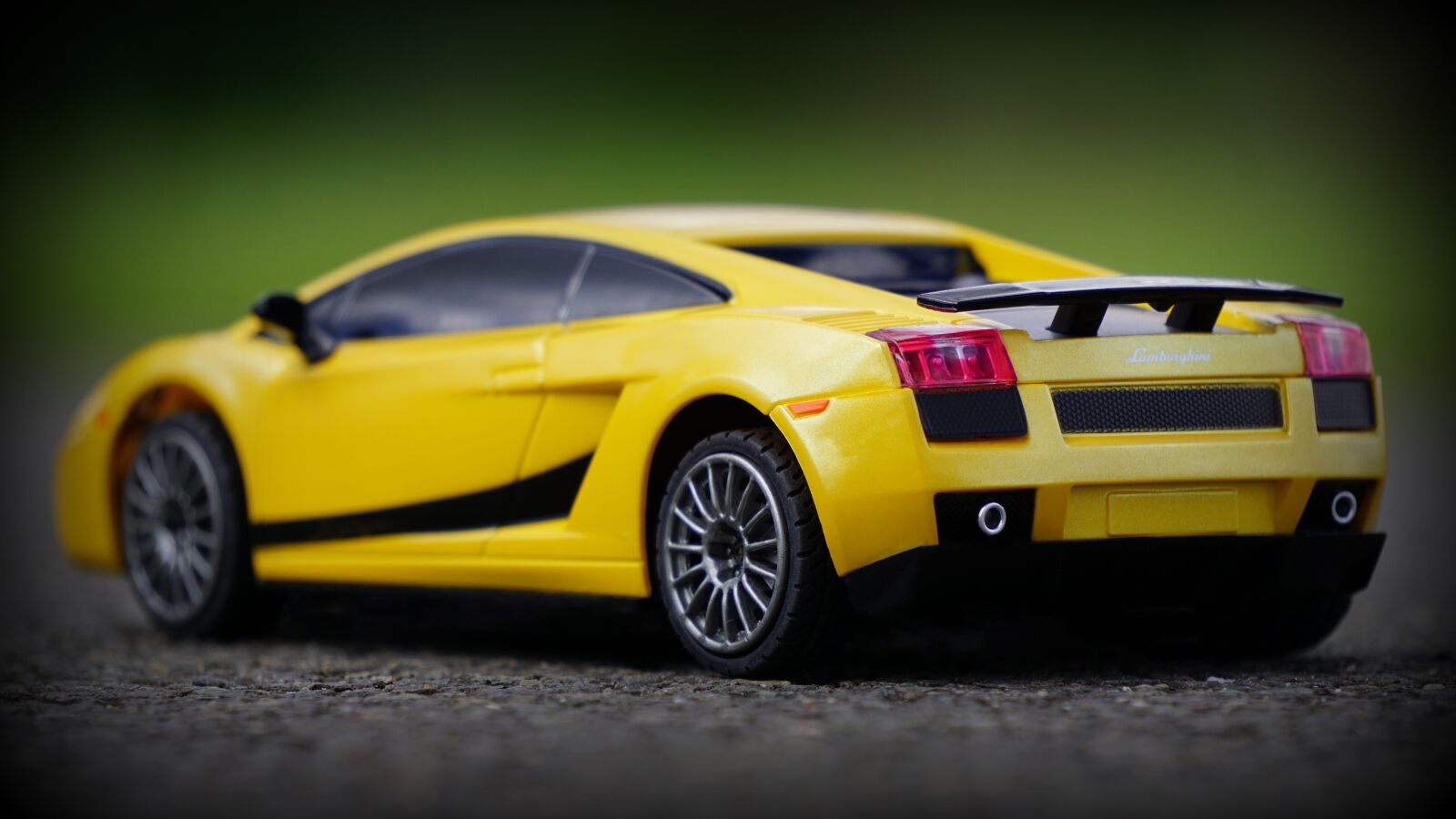 Sony E 55-210mm F4.5-6.3 OSS sample photo. Car, fast, lamborghini photography